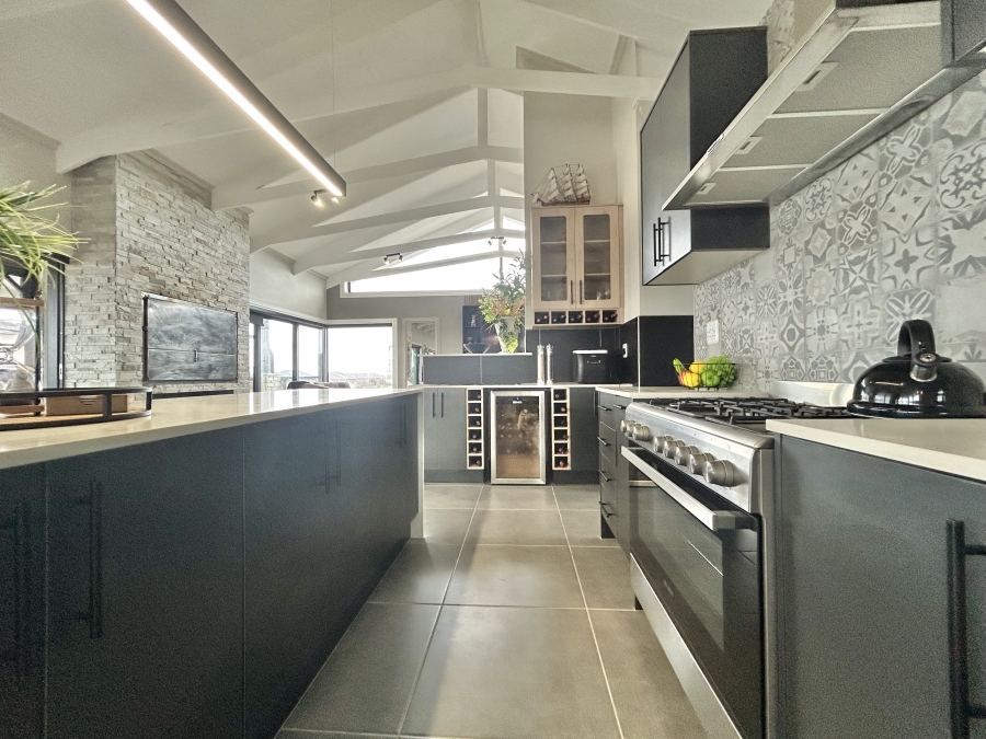 3 Bedroom Property for Sale in Wavecrest Eastern Cape